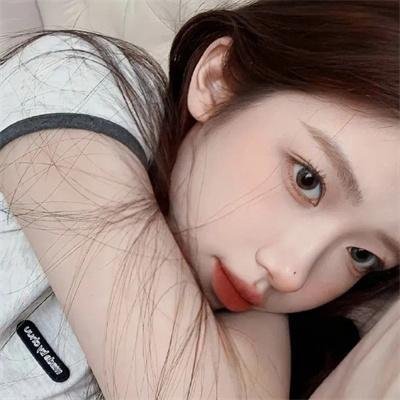 他们在岛屿写作：朝向一首诗的完成